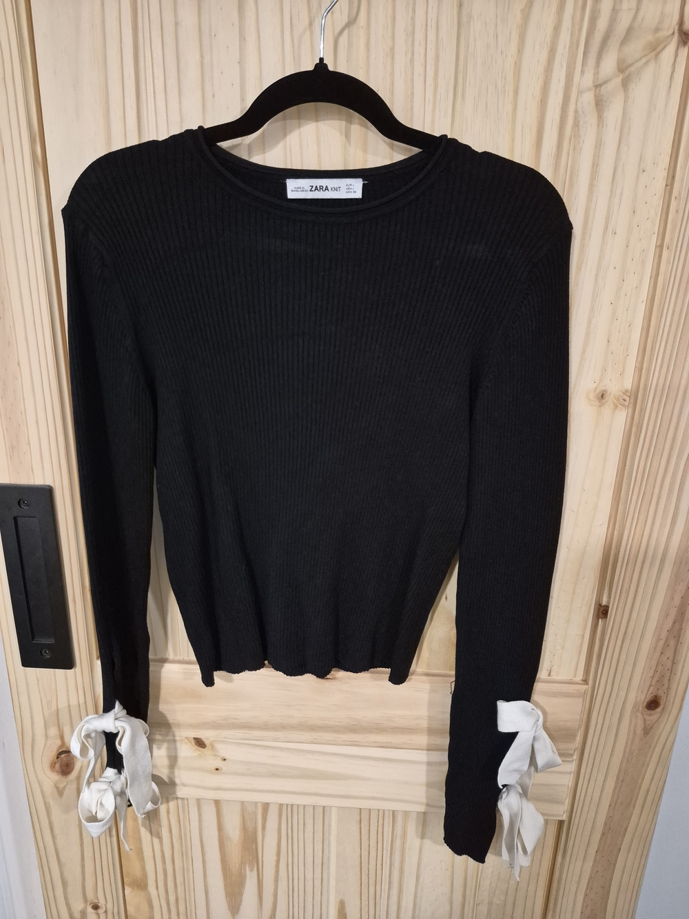 Zara Black Ribbed Long-Sleeve Top with White Bow Sleeve Ties